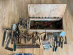 Grote kist met oud metselgereedschap, Doe-het-zelf en Verbouw, Gereedschap | Handgereedschap, Ophalen, Gebruikt