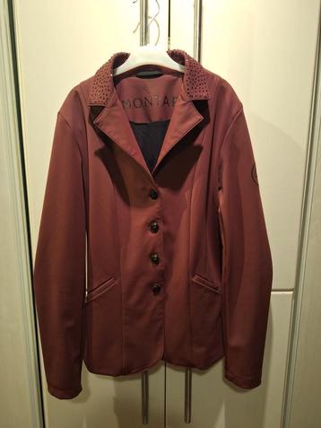 Montar wedstrijdjasje kleur burgundy /bordeaux maat 38 beschikbaar voor biedingen