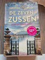 Lucinda Riley - De zeven zussen, Lucinda Riley, Ophalen of Verzenden, Zo goed als nieuw, Nederland