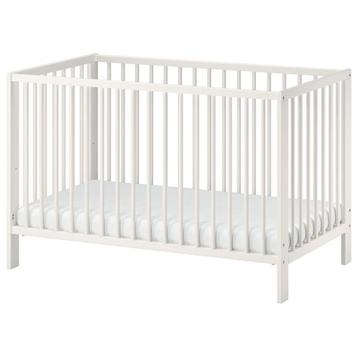 Complete babyledikant set (luxe matras & beddengoed) beschikbaar voor biedingen