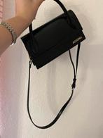 Jacquemus tasje zwart, Sieraden, Tassen en Uiterlijk, Tassen | Damestassen, Ophalen of Verzenden, Zo goed als nieuw, Zwart, Schoudertasje