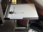 Tekentafel met linialen, lamp en papier, Ophalen, Zo goed als nieuw, 130 tot 150 cm, Verlichting