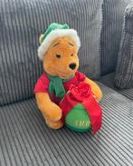 Kerst Disney store Winnie the Pooh / de Poeh knuffel 28 cm, Ophalen of Verzenden, Winnie de Poeh of vrienden, Zo goed als nieuw