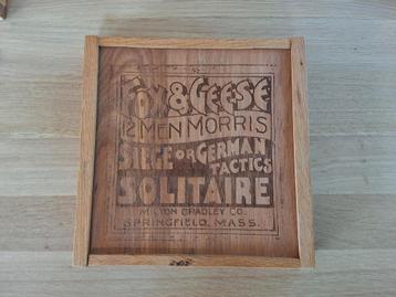 Vintage Fox & Geese bordspel in houten doos beschikbaar voor biedingen