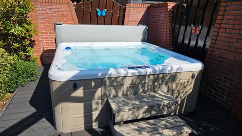 tiger river spa caspian , temp sensor defect, verder mooi, Tuin en Terras, Bubbelbaden en Hottubs, Gebruikt, Vast, Afdekzeil, Filter