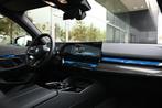 BMW i5 eDrive40 High Executive M Sport 84 kWh / Panoramadak, Auto's, BMW, Te koop, Zilver of Grijs, Gebruikt, 750 kg