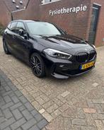 BMW 1-Serie 120i 178pk Aut 2021 Zwart, Auto's, BMW, 74 €/maand, Zwart, 4 cilinders, Alcantara
