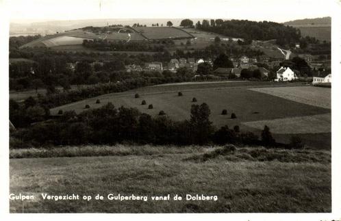 Gulpen - Vergezicht op de Gulperberg vanaf de Dolsberg - 195, Verzamelen, Ansichtkaarten | Nederland, Gelopen, Limburg, 1940 tot 1960