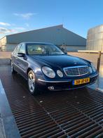 Mercedes-Benz E-Klasse 2.6 E240 Sedan AUT 2002 Blauw, Auto's, Mercedes-Benz, Automaat, Achterwielaandrijving, Beige, 2597 cc