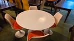 Knoll  Tulip tafel met 4 Eero Saarinen stoelen