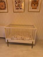 Witte ledikant en commode, Gebruikt, 50 tot 70 cm, Ophalen of Verzenden, 100 cm of meer