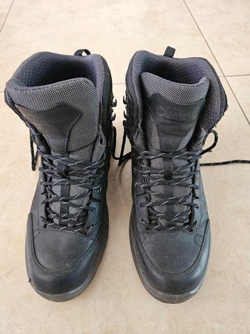 Wandelschoen Vibram ( maat 44 ) z.g.a.n. beschikbaar voor biedingen
