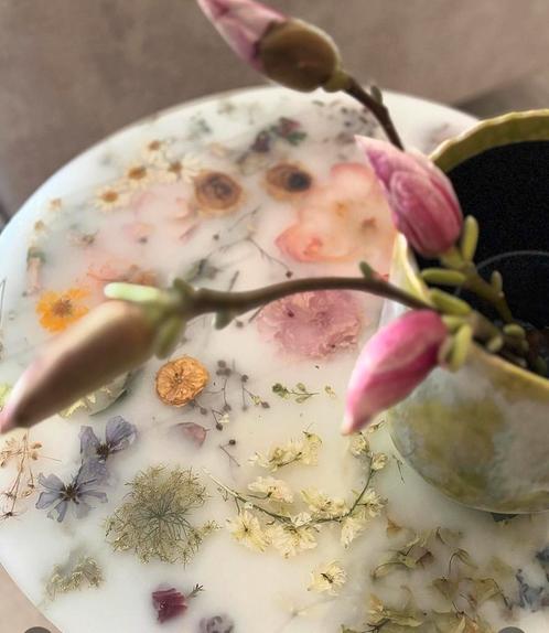 Epoxy salontafel bijzettafel bloemen rivertable rond resin, Huis en Inrichting, Tafels | Bijzettafels, Nieuw, Rond, 45 tot 60 cm