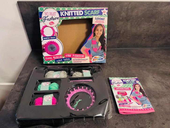 Grafix Knitted Scarf - DIY Sjaal Breiset nieuw, Kinderen en Baby's, Speelgoed | Educatief en Creatief, Nieuw, Knutselen, Verzenden