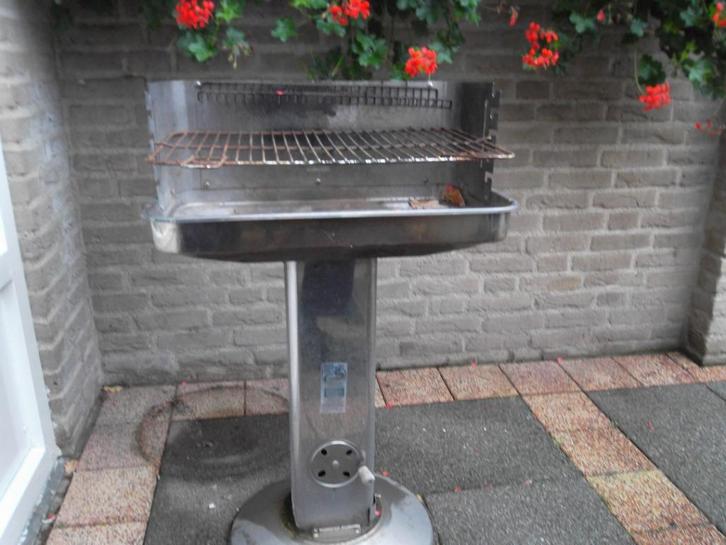 RVS BBQ wegens overcompleet, Tuin en Terras, Houtskoolbarbecues, Gebruikt, Met accessoires, Ophalen