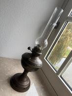 Antieke petroleumlamp met glazen kap, Ophalen of Verzenden