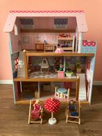 Leuk houten poppenhuis, Ophalen, Zo goed als nieuw, Poppenhuis