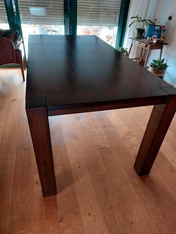 Mooie eiken eettafel  beschikbaar voor biedingen