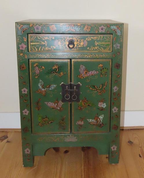 Antiek groen houten kastje, rijkelijk gedecoreerd, Antiek en Kunst, Antiek | Meubels | Kasten, Ophalen