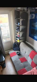 Kleine kamer te huur voor student.