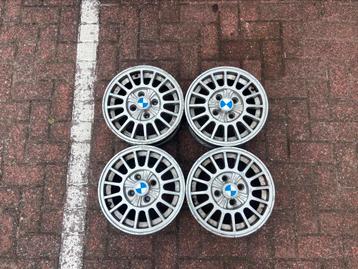 BMW 2002 / 1502 / 1602 / 1802 / e21 /e30 FPS banden + velgen beschikbaar voor biedingen