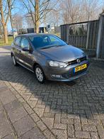 Volkswagen Polo Highline Edition 1.2 TSI 66KW 2013 Grijs, Auto's, Volkswagen, Voorwielaandrijving, 40 €/maand, 4 cilinders, Handgeschakeld