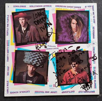 Red Hot Chili Peppers - Freaky styley LP gesigneerd beschikbaar voor biedingen