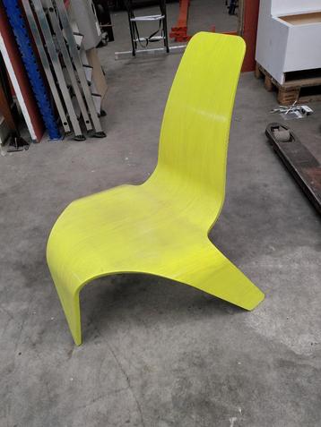 design stoel beschikbaar voor biedingen
