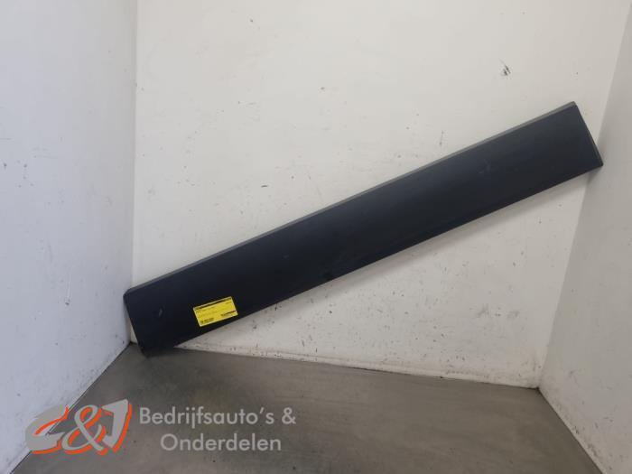 Sierstrip van een Renault Trafic, Auto-onderdelen, Carrosserie en Plaatwerk, Renault, Gebruikt, 3 maanden garantie, Ophalen of Verzenden