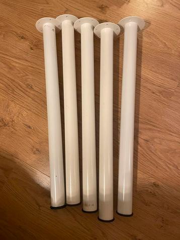 Tafelpoten metaal, rond. 70cm hoog, wit beschikbaar voor biedingen