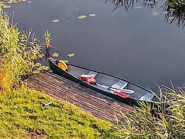 Canadese kano 3-4 persoons, hele goede staat., Watersport en Boten, Kano's, Zo goed als nieuw, Canadese kano of Open kano, Drie personen of meer