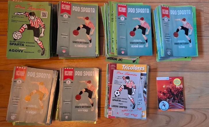 300 programmaboekjes Sparta o.a. AZ Twente Utrecht, Verzamelen, Sportartikelen en Voetbal, Ophalen