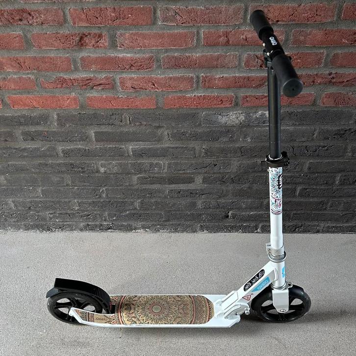 Decathlon Oxelo Mid 7 opvouwbare step (wit/zwart), Fietsen en Brommers, Steps, Gebruikt, Gewone step, Ophalen of Verzenden