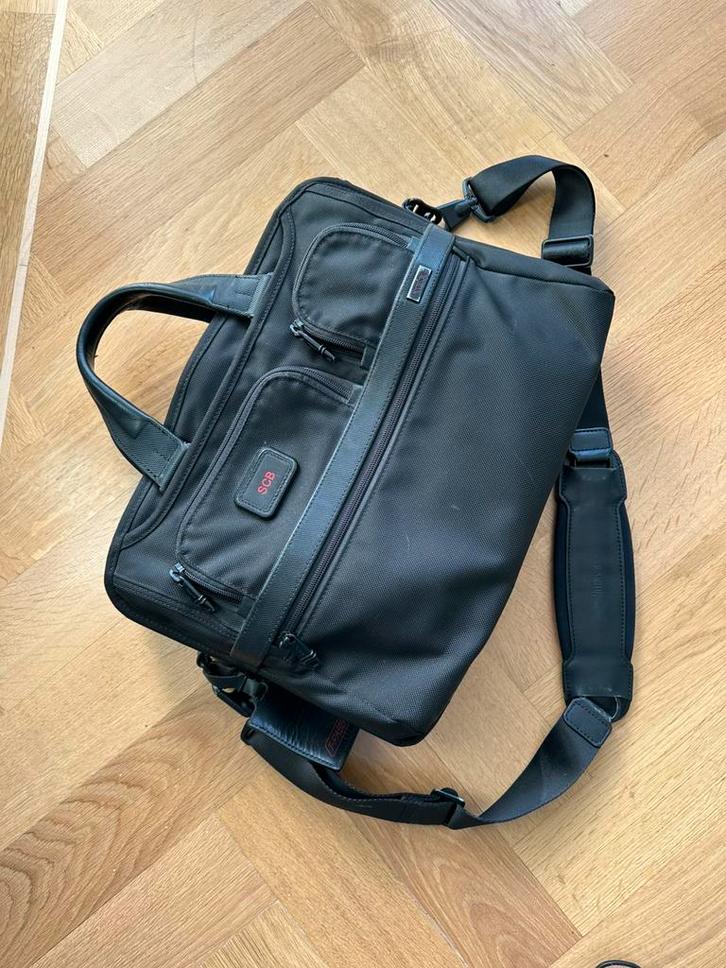 Tumi Alpha 3 laptop tas, Computers en Software, Laptoptassen, Zo goed als nieuw, Aktetas, 15 inch, Ophalen of Verzenden