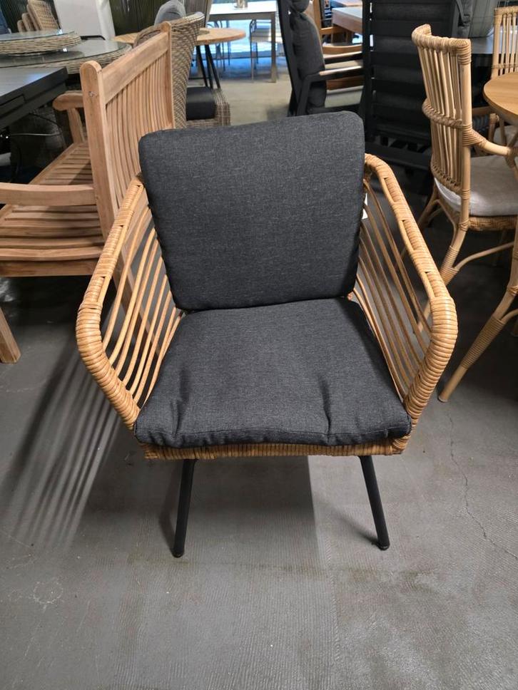 Flow dining stoel, Tuin en Terras, Tuinmeubel-accessoires, Zo goed als nieuw, Verzenden