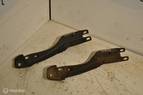 Versnellingsbak steun origineel Volkswagen Golf II ('82-'92), Auto-onderdelen, Transmissie en Toebehoren, Volkswagen, Gebruikt