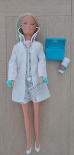 Barbie dokter met accessoires van de dokter, Ophalen of Verzenden, Barbie