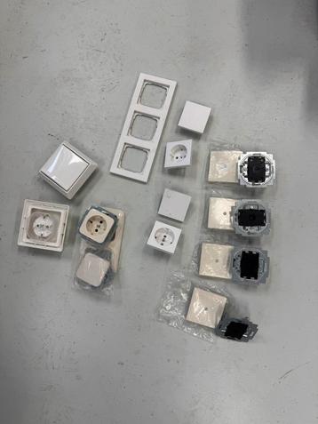 Schakelmateriaal BJ wit en creme beschikbaar voor biedingen