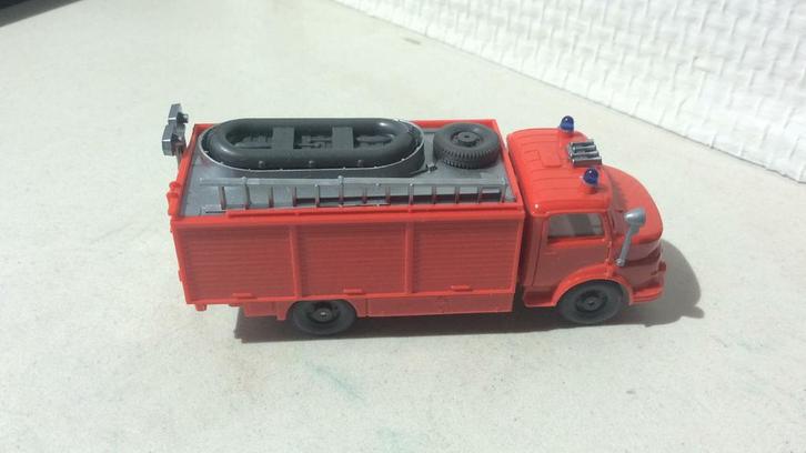 Wiking brandweer met reddingsboot op het dak enz, Hobby en Vrije tijd, Modeltreinen | H0, Overige merken, Ophalen of Verzenden