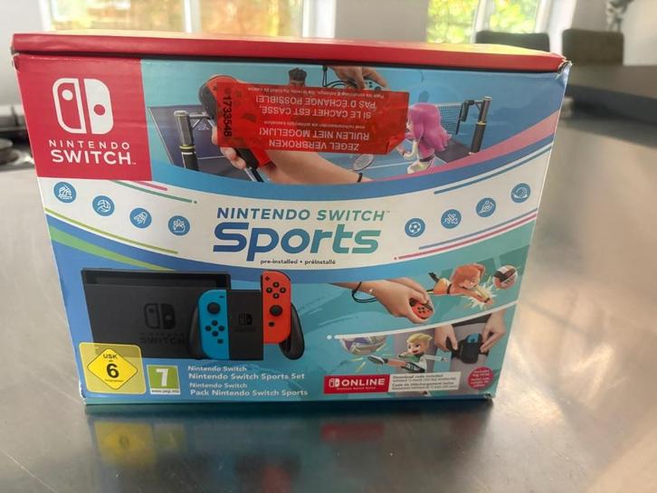 Nintendo Switch niet gebruikt!, Spelcomputers en Games, Spelcomputers | Nintendo Switch, Nieuw, Switch Original, Met 2 controllers