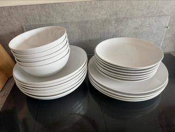 Ikea wit servies beschikbaar voor biedingen