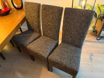 Set van 6 comfortabele eetkamerstoelen beschikbaar voor biedingen