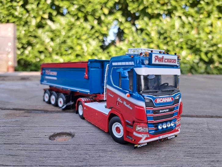 WSI Scania R Normal met Tipper Trailer van PWT Cargo, Hobby en Vrije tijd, Modelauto's | 1:50, Nieuw, Bus of Vrachtwagen, Wsi