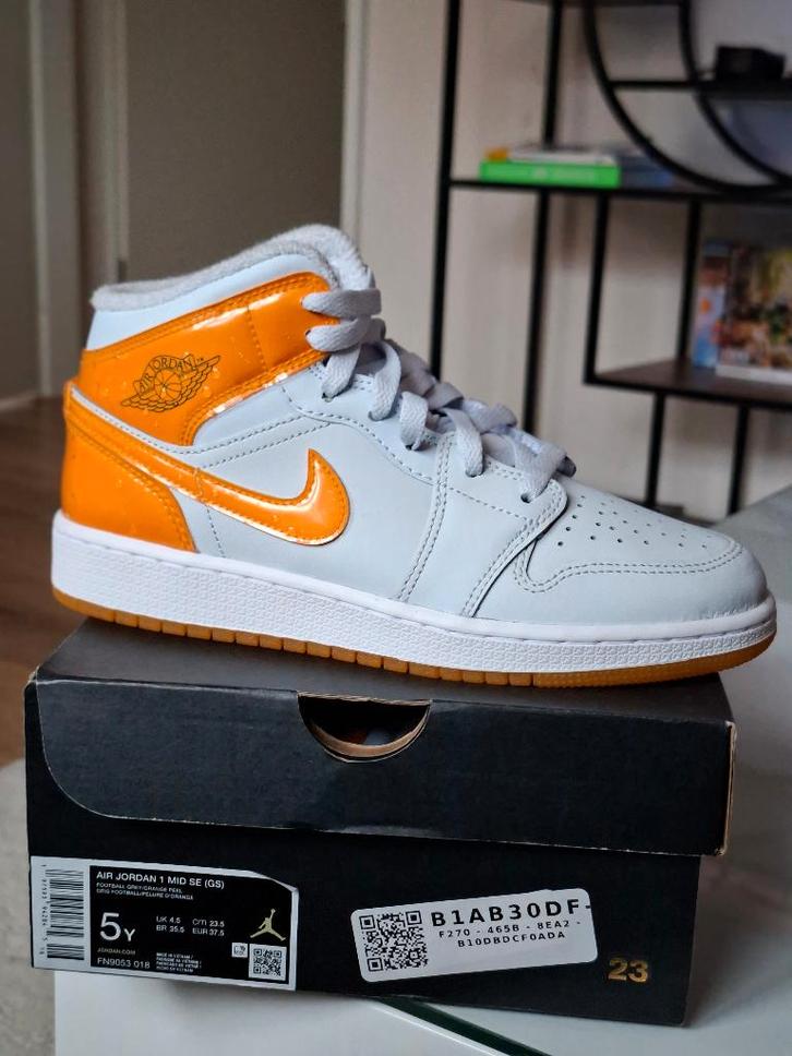 Nike Air Jordan 1 Mid "Gatorade" Pack Orange maat 37.5, Kleding | Dames, Schoenen, Nieuw, Sneakers of Gympen, Wit, Ophalen of Verzenden