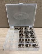 Te koop: 16 Bernina spoeltjes in kunststof box., Ophalen of Verzenden, Gebruikt, Naaimachine, Bernina