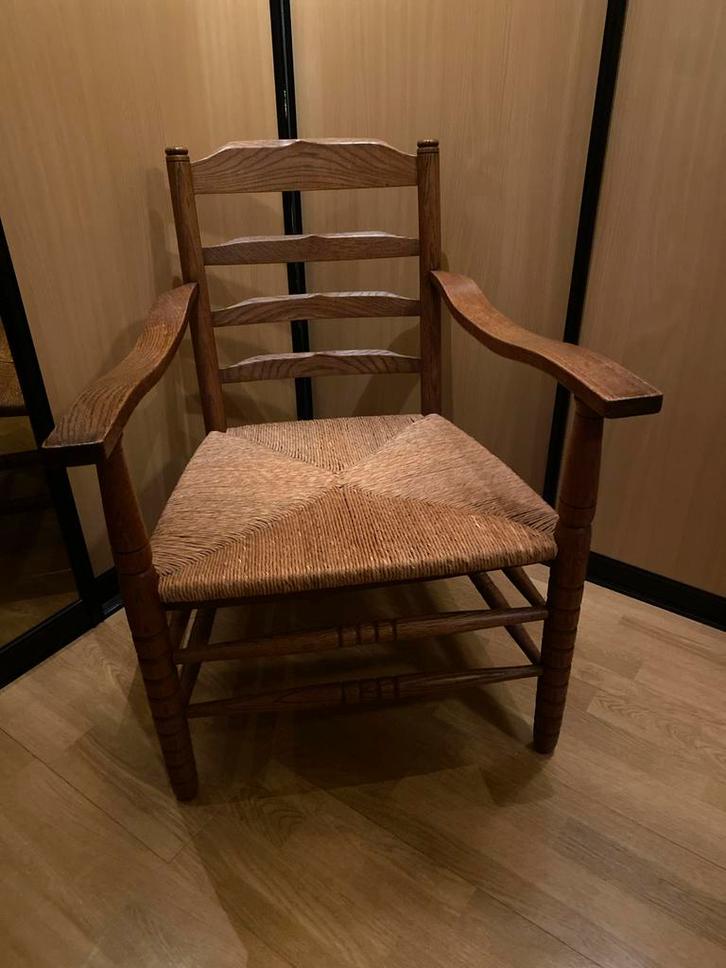 Antieke Decoratieve Stoel met Armleuning, Huis en Inrichting, Stoelen, Gebruikt, Eén, Hout, Bruin, Ophalen of Verzenden