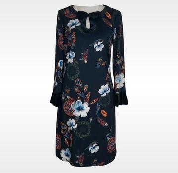 K-Design Zwarte Jurk Bloemenprint Maat M beschikbaar voor biedingen