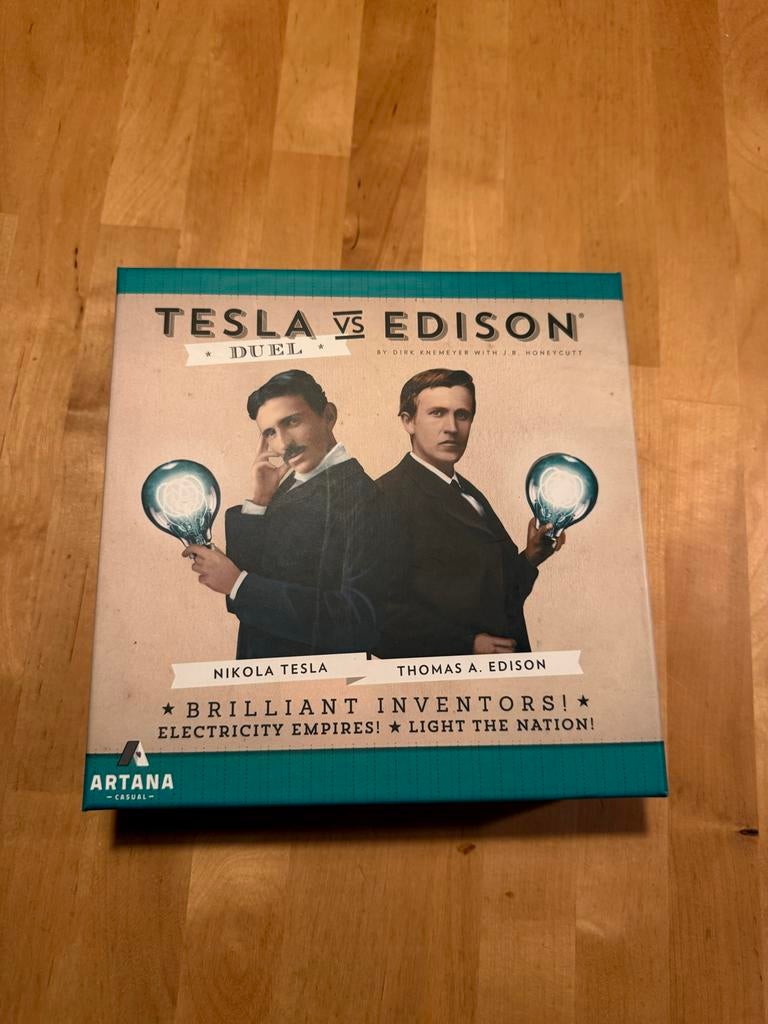 Tesla vs Edison Duel - Strategisch Bordspel, Een of twee spelers, Ophalen of Verzenden, Zo goed als nieuw
