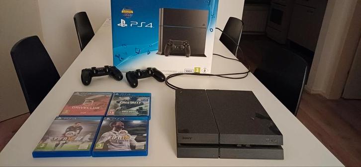 PS4 500gb met 2 controllers en 4 oude spelletjes, Spelcomputers en Games, Spelcomputers | Sony PlayStation 4, Gebruikt, Original