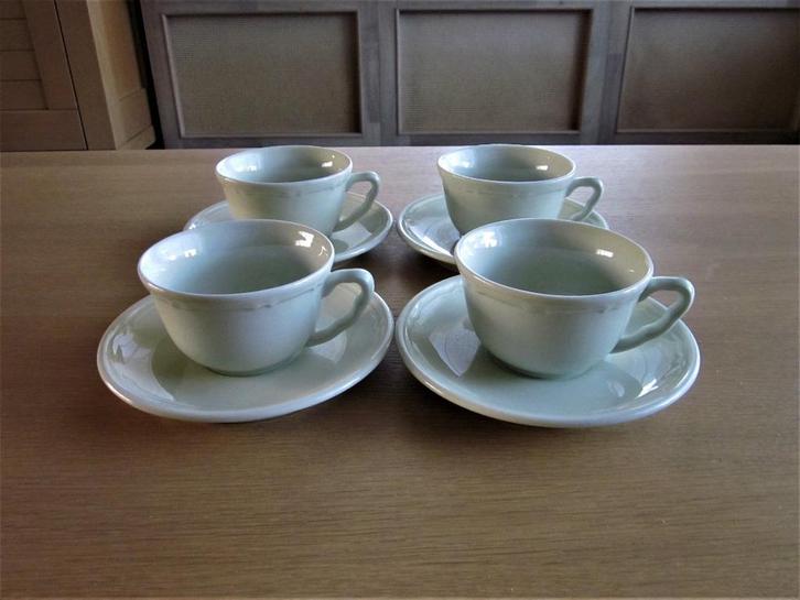 Apilco 4 ofwhite kop D10cm H 6cm schotels D16,5cm, Huis en Inrichting, Keuken | Servies, Zo goed als nieuw, Kop(pen) en/of Schotel(s)